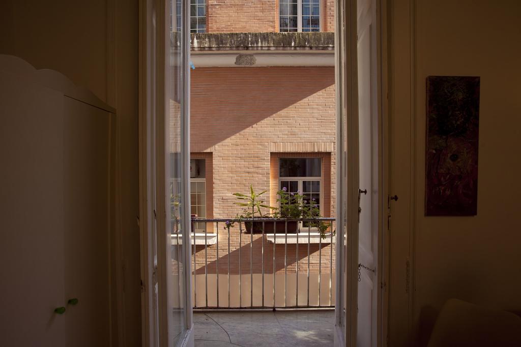 B&B Platamon ナポリ 部屋 写真